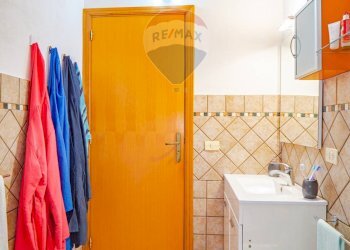 Bagno - Appartamento Via Santi Elena e Costantino
 
89, Aci Catena - foto 4