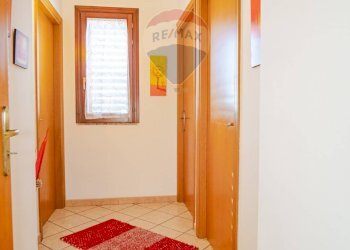 Hall / corridoio - Appartamento Via Santi Elena e Costantino
 
89, Aci Catena - foto 11