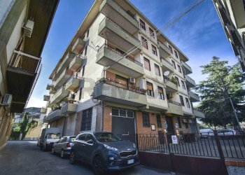 Edificio all\'aperto - Appartamento via Luigi Capuana
10, Viagrande - foto 1