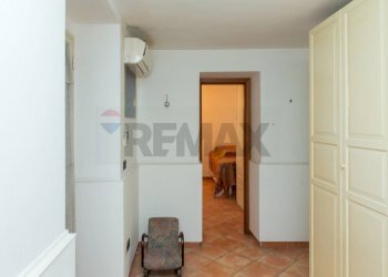 Hall / corridoio - Appartamento Piazza VI Novembre
 
44, Mascali - foto 15