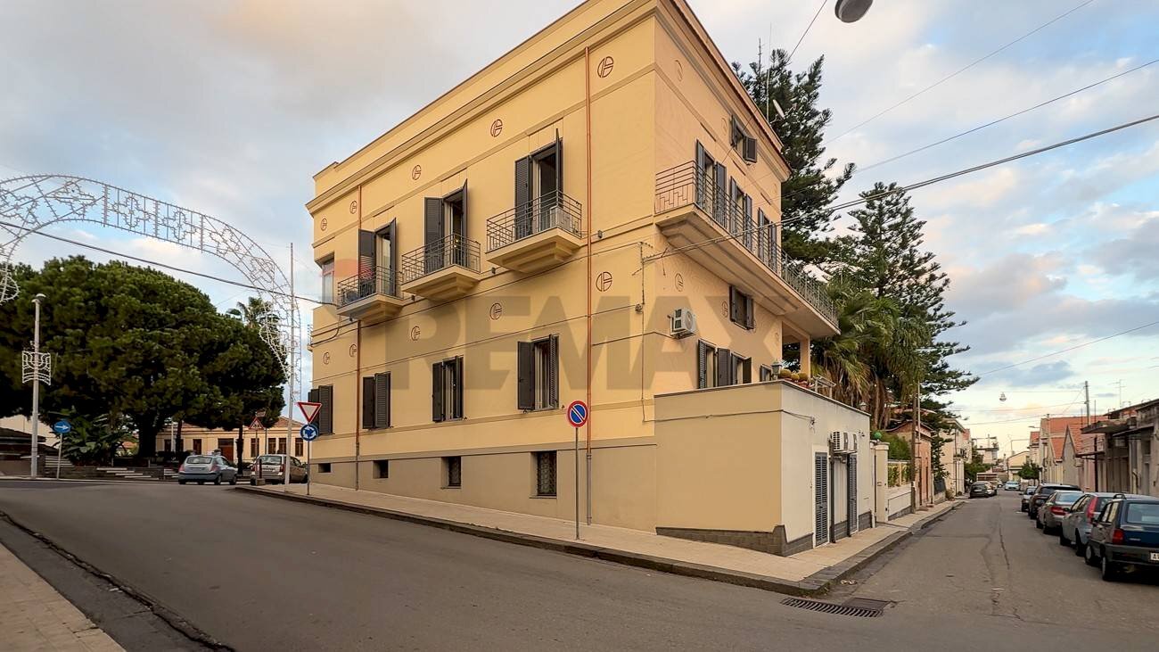 Edificio all\'aperto - Appartamento Piazza VI Novembre
 
44, Mascali - foto 1