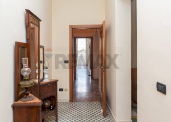 Hall / corridoio - Appartamento Piazza VI Novembre
 
44, Mascali - foto 16