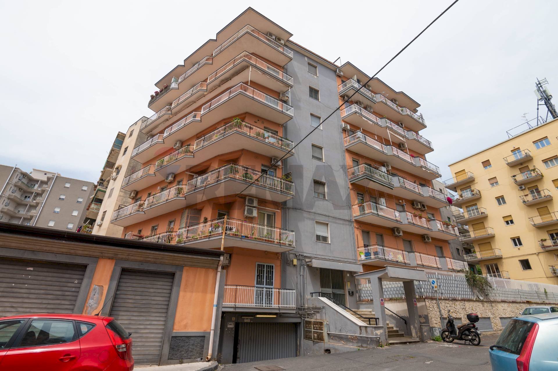 Edificio all\'aperto - Appartamento Via Mineo
 
11, Catania - foto 1