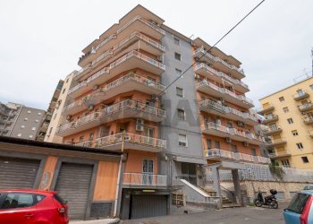 Edificio all\'aperto - Apartment Via Mineo
 
11, Catania - photo 1