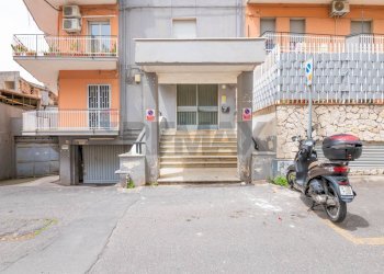 Edificio all\'aperto - Apartment Via Mineo
 
11, Catania - photo 4