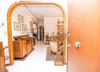 Hall / corridoio - Apartment Via Mineo
 
11, Catania - photo 8