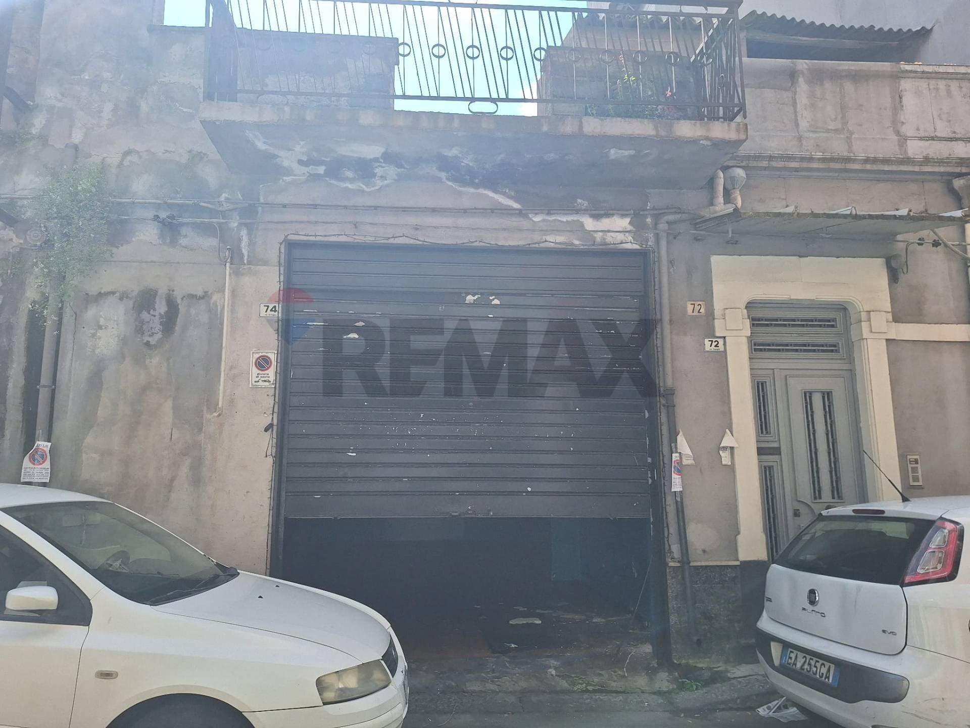 Edificio all\'aperto - Commercial Premises Via Coniglio
 
70, Paterno - photo 1