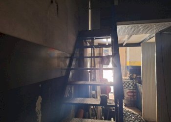 Scale - Locale Commerciale Via Coniglio
 
70, Paterno - foto 4