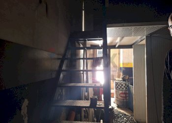 Scale - Locale Commerciale Via Coniglio
 
70, Paterno - foto 6