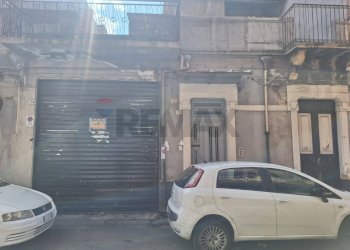 Edificio all\'aperto - Locale Commerciale Via Coniglio
 
70, Paterno - foto 21