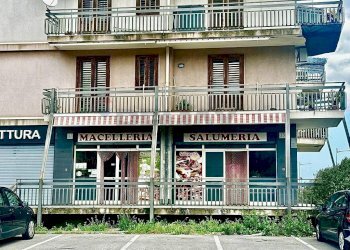 Edificio all\'aperto - Commercial Activity Via Santi Bonaccorsi, Aci Catena - photo 1