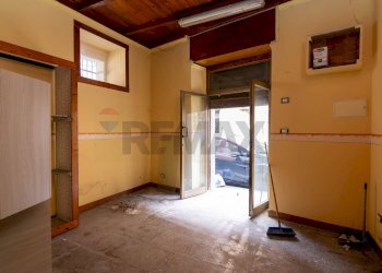 Stanza vuota - Locale Commerciale Via Conte Alaimo
 
94, Lentini - foto 6