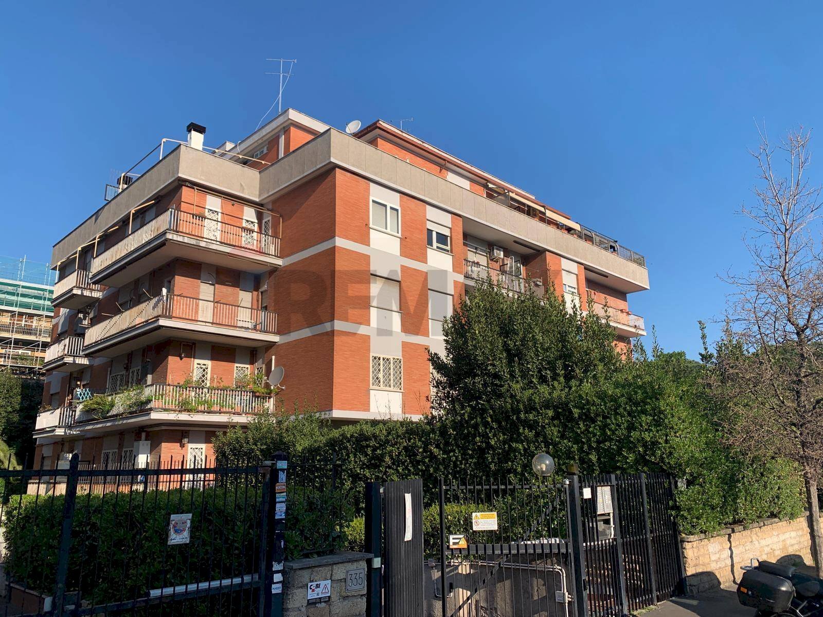 Edificio all\'aperto - Bilocale Via Suvereto
 
337, Roma - foto 2