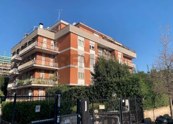 Edificio all\'aperto - Bilocale Via Suvereto
337, Roma - foto 2