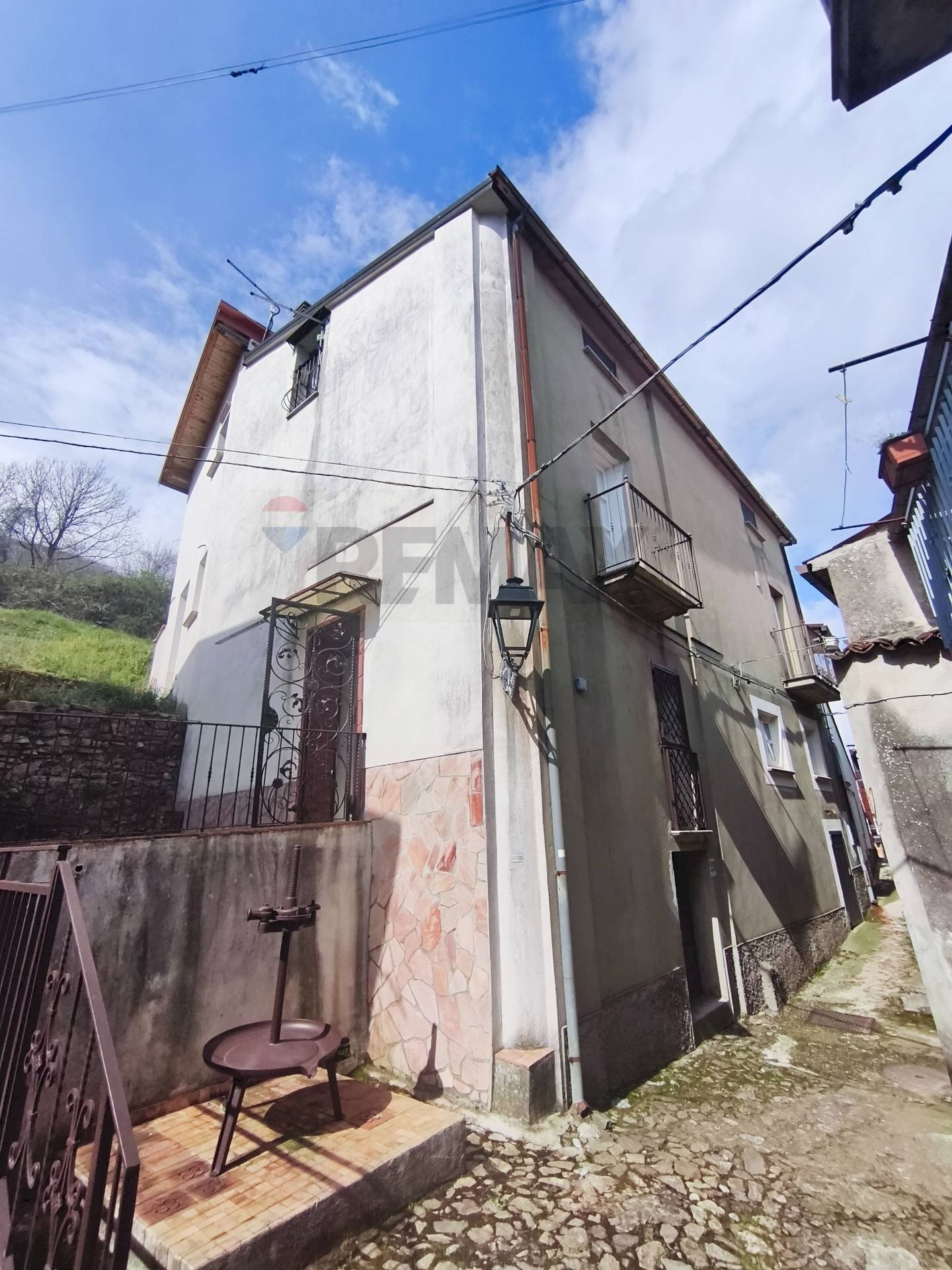 Casa all\'aperto - Casa indipendente ioggi - via della repubblica
 
10, Santa Caterina Albanese - foto 1