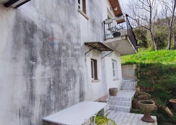 Casa all\'aperto - Casa indipendente ioggi - via della repubblica
 
10, Santa Caterina Albanese - foto 2