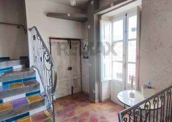 Scale - Casa indipendente ioggi - via della repubblica
 
10, Santa Caterina Albanese - foto 8