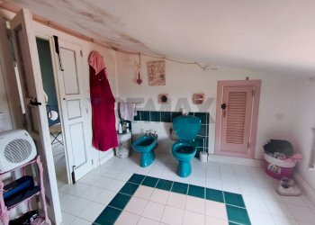 Bagno - Casa indipendente ioggi - via della repubblica
 
10, Santa Caterina Albanese - foto 13