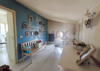 Soggiorno - Casa indipendente ioggi - via della repubblica
 
10, Santa Caterina Albanese - foto 14