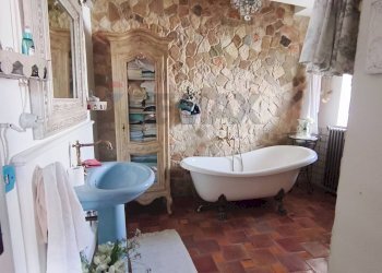 Bagno - Casa indipendente ioggi - via della repubblica
 
10, Santa Caterina Albanese - foto 20