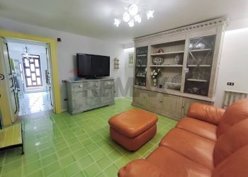 Soggiorno - Casa indipendente ioggi - via della repubblica
 
10, Santa Caterina Albanese - foto 28