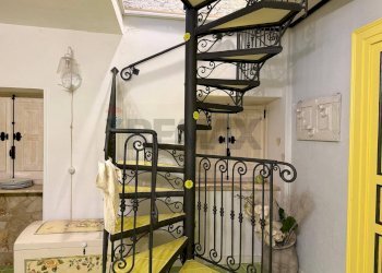 Scale - Casa indipendente ioggi - via della repubblica
 
10, Santa Caterina Albanese - foto 48