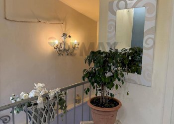 Scale - Casa indipendente ioggi - via della repubblica
 
10, Santa Caterina Albanese - foto 53