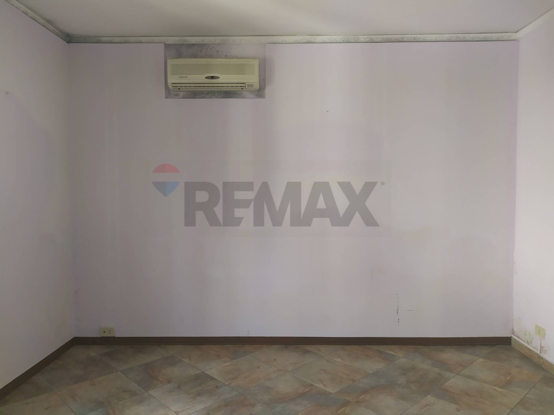 Stanza vuota - Appartamento via olivella
 
58, Tarsia - foto 3