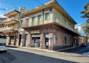 Edificio all\'aperto - Box via Piscitello
 
17, Lentini - foto 4