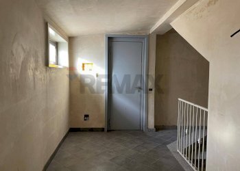 Hall / corridoio - Locale Commerciale Via:Luigi Capuana, Camporotondo Etneo - foto 21