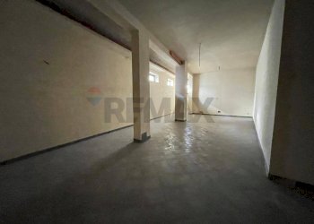 Stanza vuota - Locale Commerciale Via:Luigi Capuana, Camporotondo Etneo - foto 27