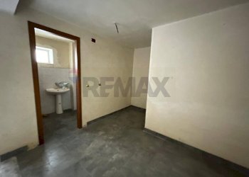 Stanza vuota - Locale Commerciale Via:Luigi Capuana, Camporotondo Etneo - foto 46