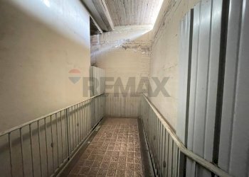 Balcone - Locale Commerciale Via:Luigi Capuana, Camporotondo Etneo - foto 61