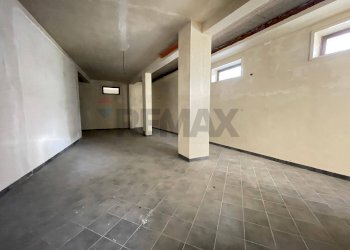 Stanza vuota - Locale Commerciale Via:Luigi Capuana, Camporotondo Etneo - foto 62