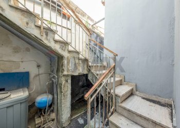 Scale - Casa indipendente via Santa Lucia
 
49/57, Mascalucia - foto 18