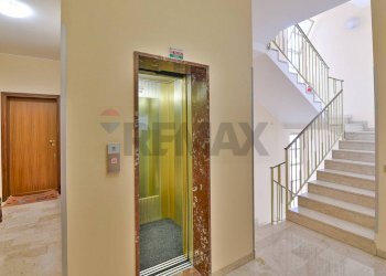 Ricezione / Lobby - Three-room apartment solferino
 
22, Seregno - photo 26