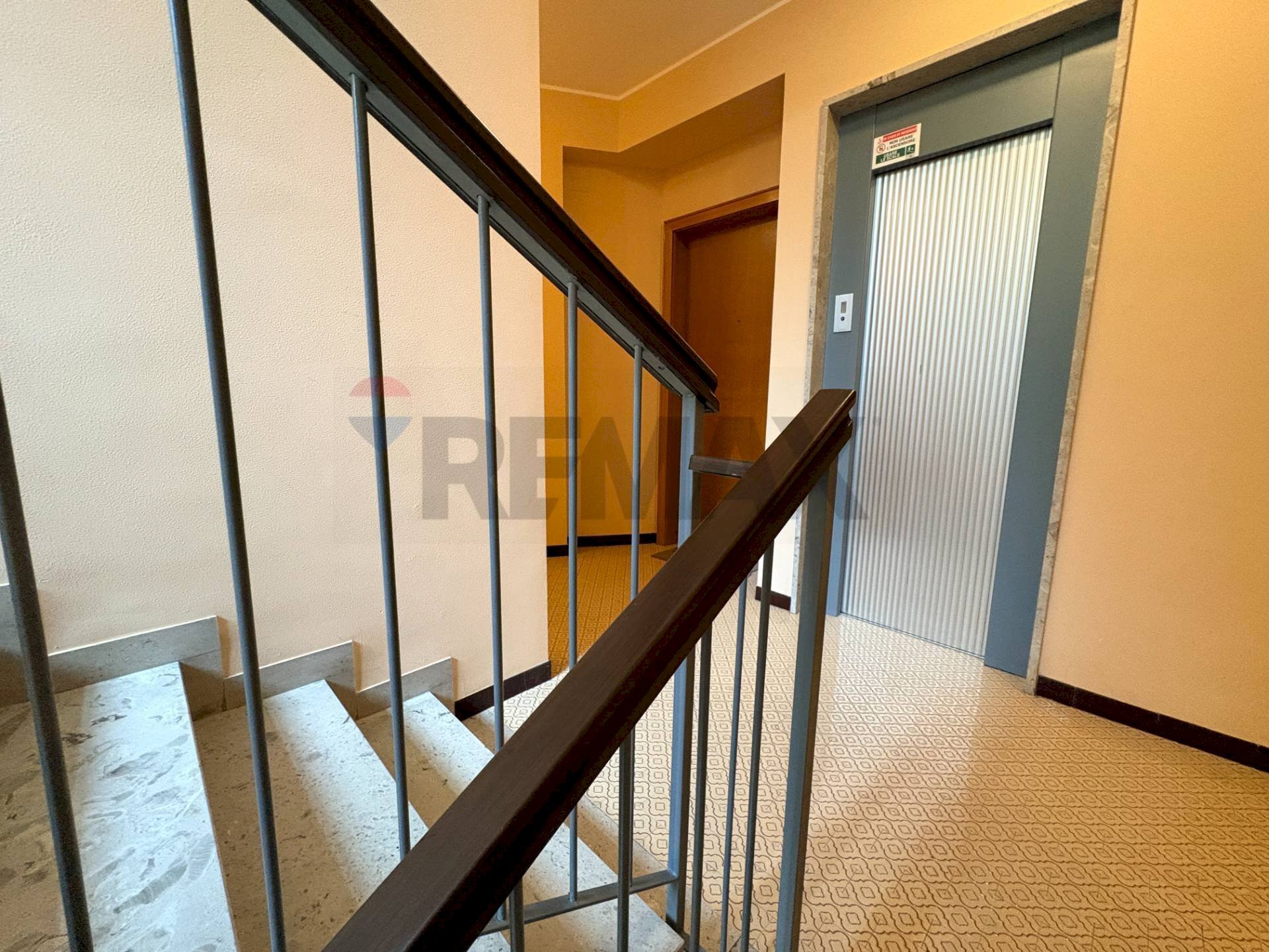 Scale - Two-room apartment VIA SETTEFONTANE
 
6, Trieste - photo 3