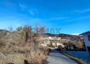 Vista delle montagne - Building land Via del Colle San Giacomo, L'Aquila - photo 11
