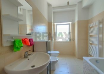 Bagno - Appartamento Via Antonio Quinzi
 
18, L'Aquila - foto 20