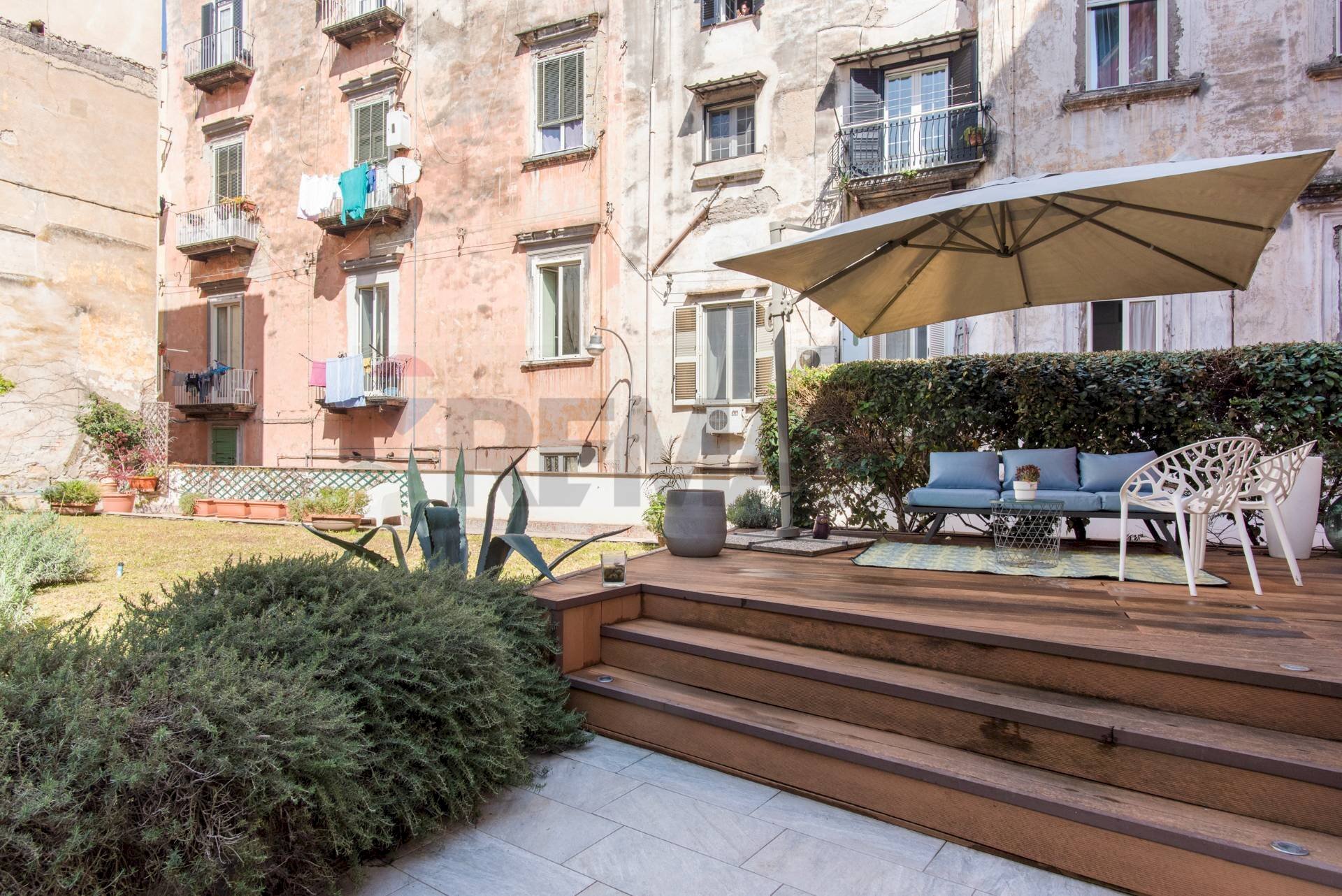 Edificio all\'aperto - Trilocale Via Salvator Rosa
 
264, Napoli - foto 2