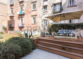 Edificio all\'aperto - Trilocale Via S.Rosa
 
264, Napoli - foto 2