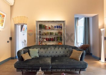 Soggiorno - Trilocale Via S.Rosa
 
264, Napoli - foto 8