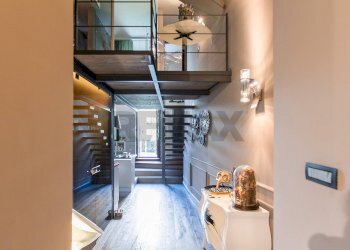 Hall / corridoio - Trilocale Via S.Rosa
 
264, Napoli - foto 16