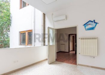 Stanza vuota - Quadrilocale Via Michelangelo Schipa
 
118, Napoli - foto 11