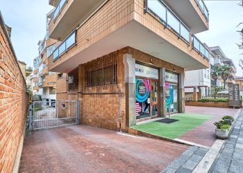 Ingresso garage - Appartamento Viale Nettuno
 
13, Francavilla al Mare - foto 32