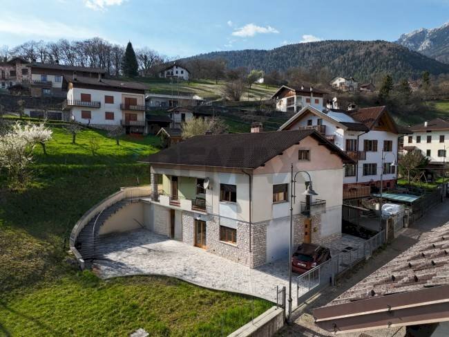 Casa all\'aperto - Independent house Via Resenterra
 
45, Lamon - photo 1