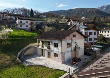 Casa all\'aperto - Independent house Via Resenterra
45, Lamon - photo 1