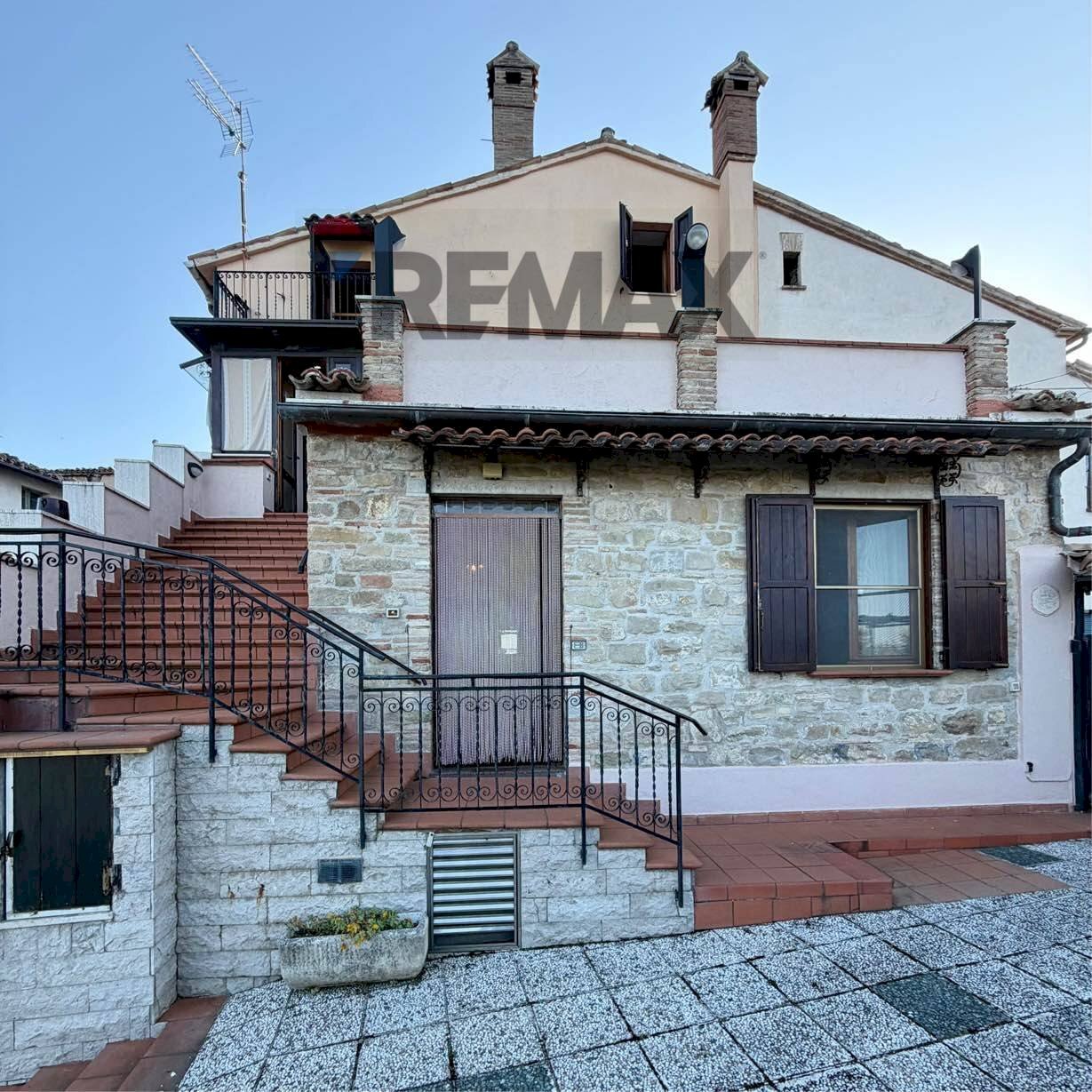 Casa all\'aperto - Casa indipendente Villa Pozzo
74, Cingoli - foto 2
