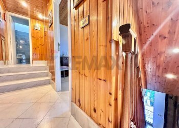 Hall / corridoio - Independent house Cingoli - photo 14