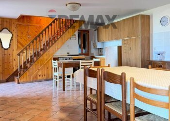 Sala da pranzo - Casa indipendente Villa Pozzo
 
74, Cingoli - foto 7